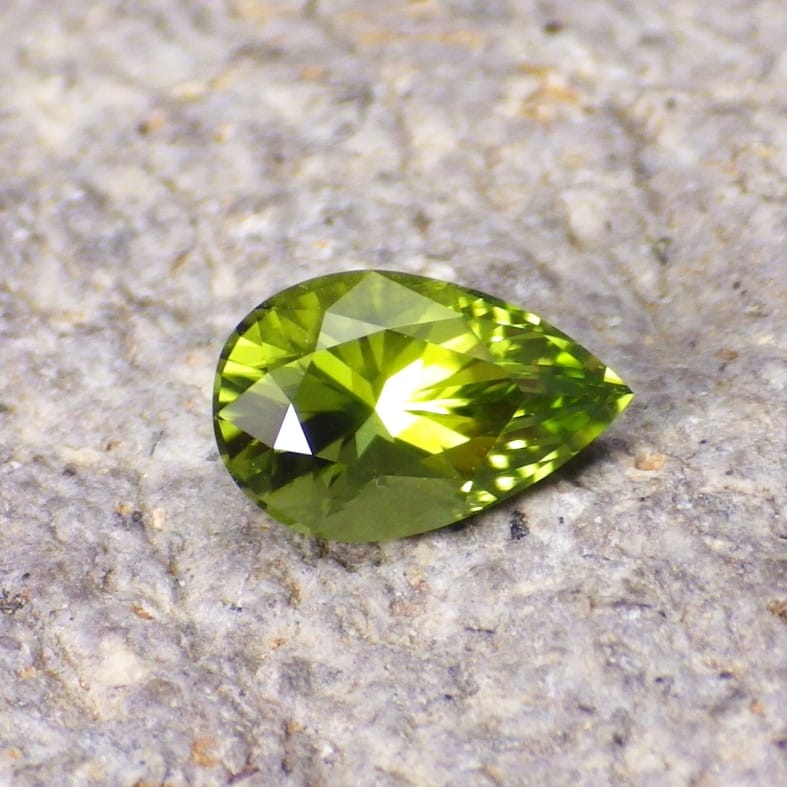 peridot 0.95 ct