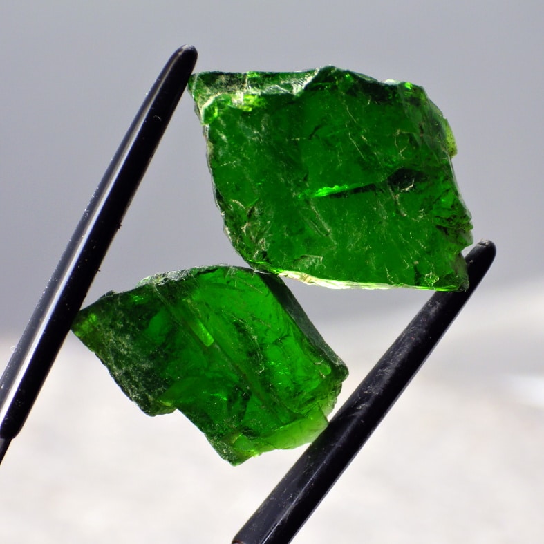 chrome diopside rough 15.85 ct